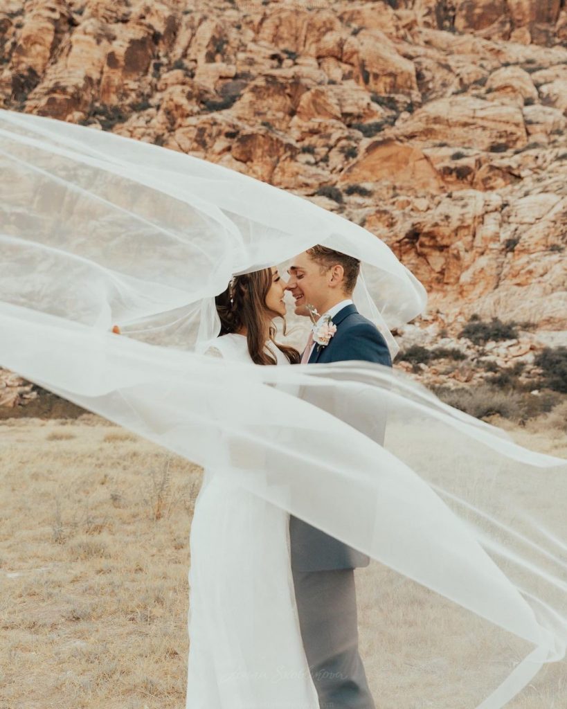 Wedding dress with sneakers - 0143 / Anna Skoblikova | Photo 2