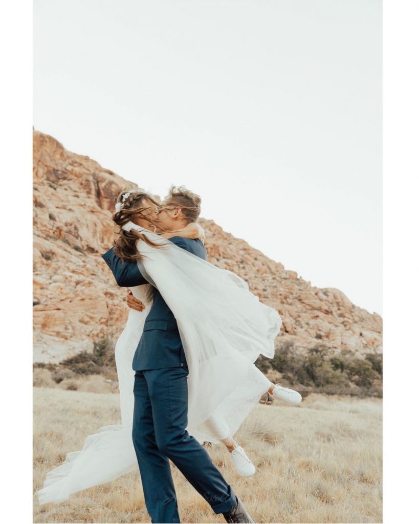 Wedding dress with sneakers - 0143 / Anna Skoblikova | Photo 9