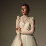 Свадебное платье с высоким воротником и длинными рукавами - Анна // Anna Skoblikova // 0189 | Фото 1